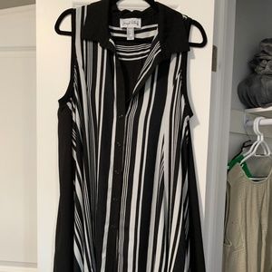 Joseph Ribkoff black/white flowy top size 14